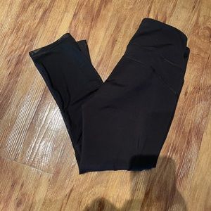 Old navy cropped mesh calf panel leggings